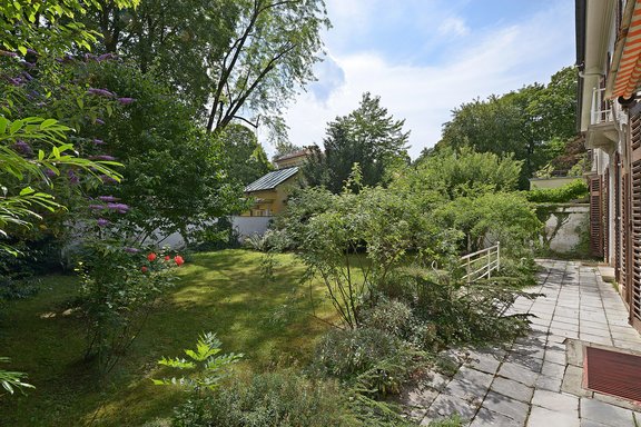 Südgarten mit Terrasse