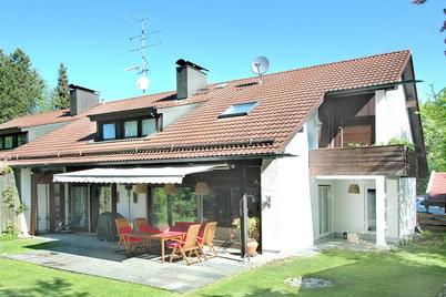 Großzügige Doppelhaushälfte mit viel Platz für die Familie in absolut ruhiger grüner Wohnlage