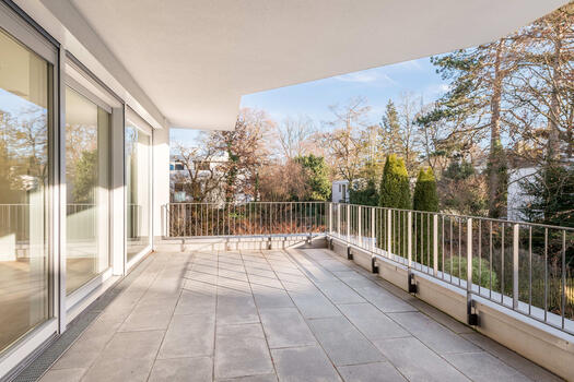 Spacious south-facing terrace