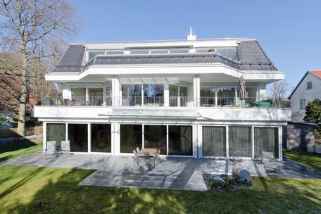Spacious exclusive designer apartment directly at the Nymphenburger Schlosspark