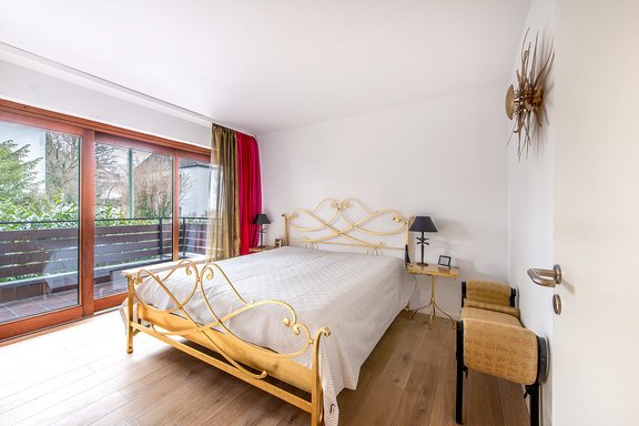 Schlafzimmer mit Balkon