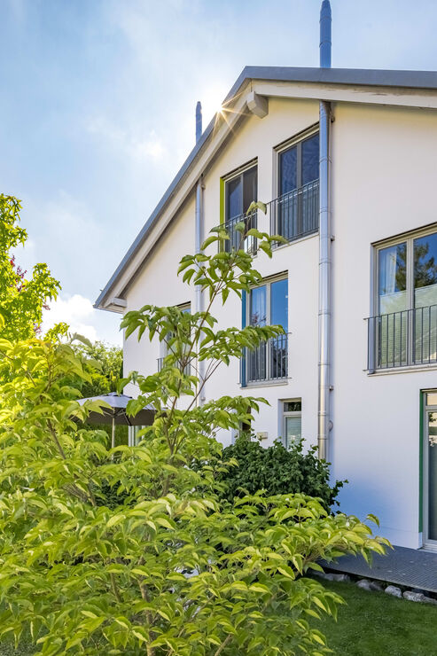 Eingebettet im Grünen