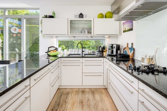 Elegante Schreinerküche