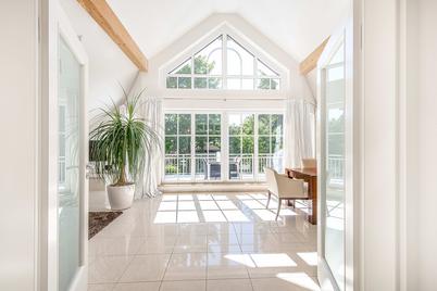 Großzügige moderne Wohnung mit sonniger Terrasse