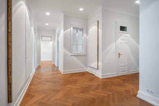 Spacious hallway with built-in cupboards