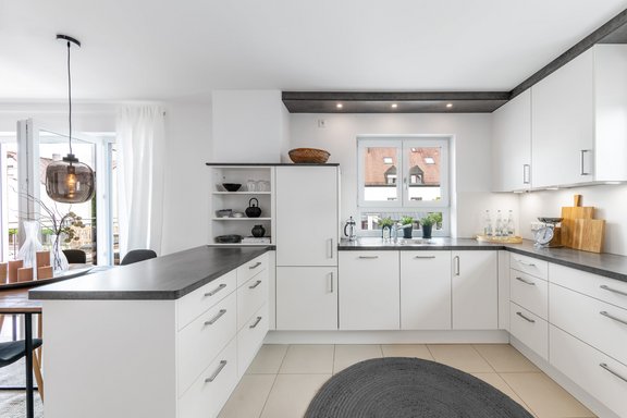 Komplett ausgestattete Küche