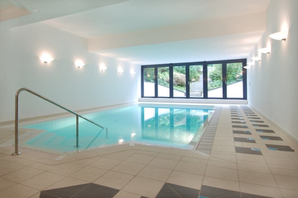 Schwimmhalle