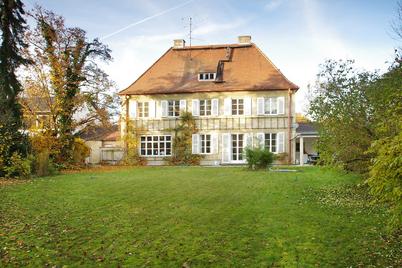 Großzügige Villa mit Altbau-Charme auf außergewöhnlich schönem Südgrundstück