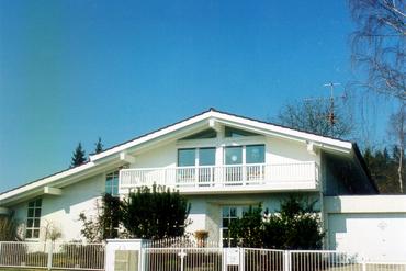 Großzügige Villa mit lichtem Ambiente und zauberhaftem Süd/Westgarten