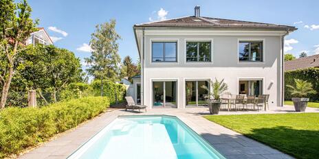 Großzügige Villa mit solarbeheiztem Pool und Südwestgarten