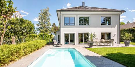 Großzügige Villa mit solarbeheiztem Pool und Südwestgarten