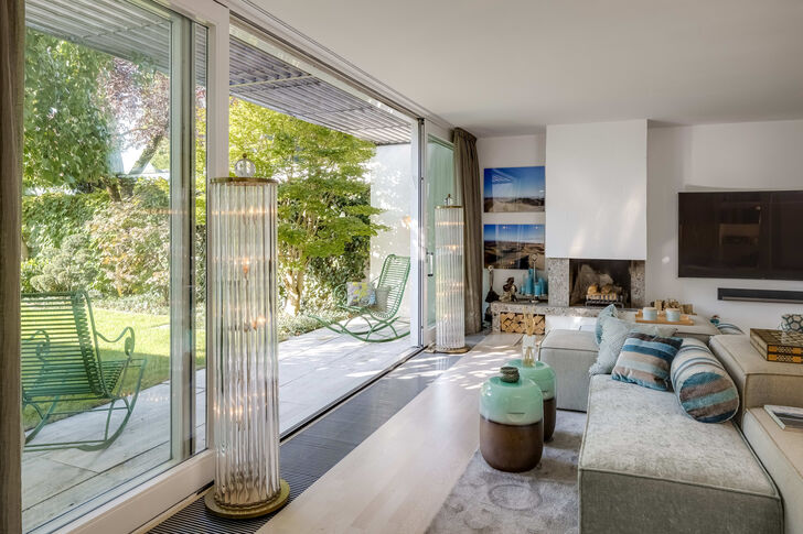 Wohnbereich mit Blick in den Garten