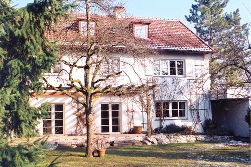 Großzügiges charmantes Einfamilienhaus mit schönem Südgarten