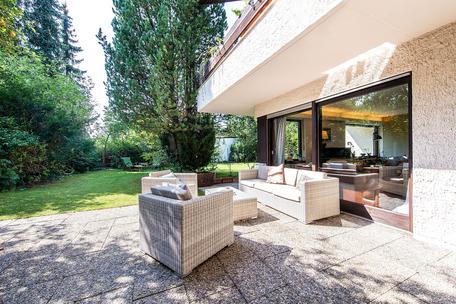 Großzügiges Einfamilienhaus auf ruhigem sonnigem Süd-West-Eckgrundstück