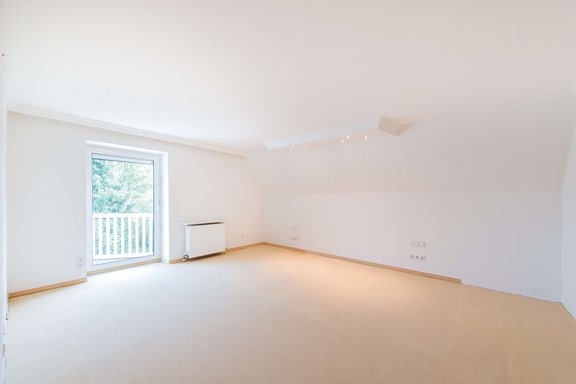 Gut geschnittenes Schlafzimmer