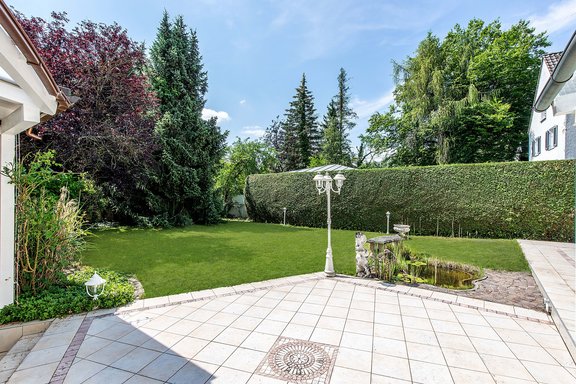 Hauptterrasse mit Südausrichtung