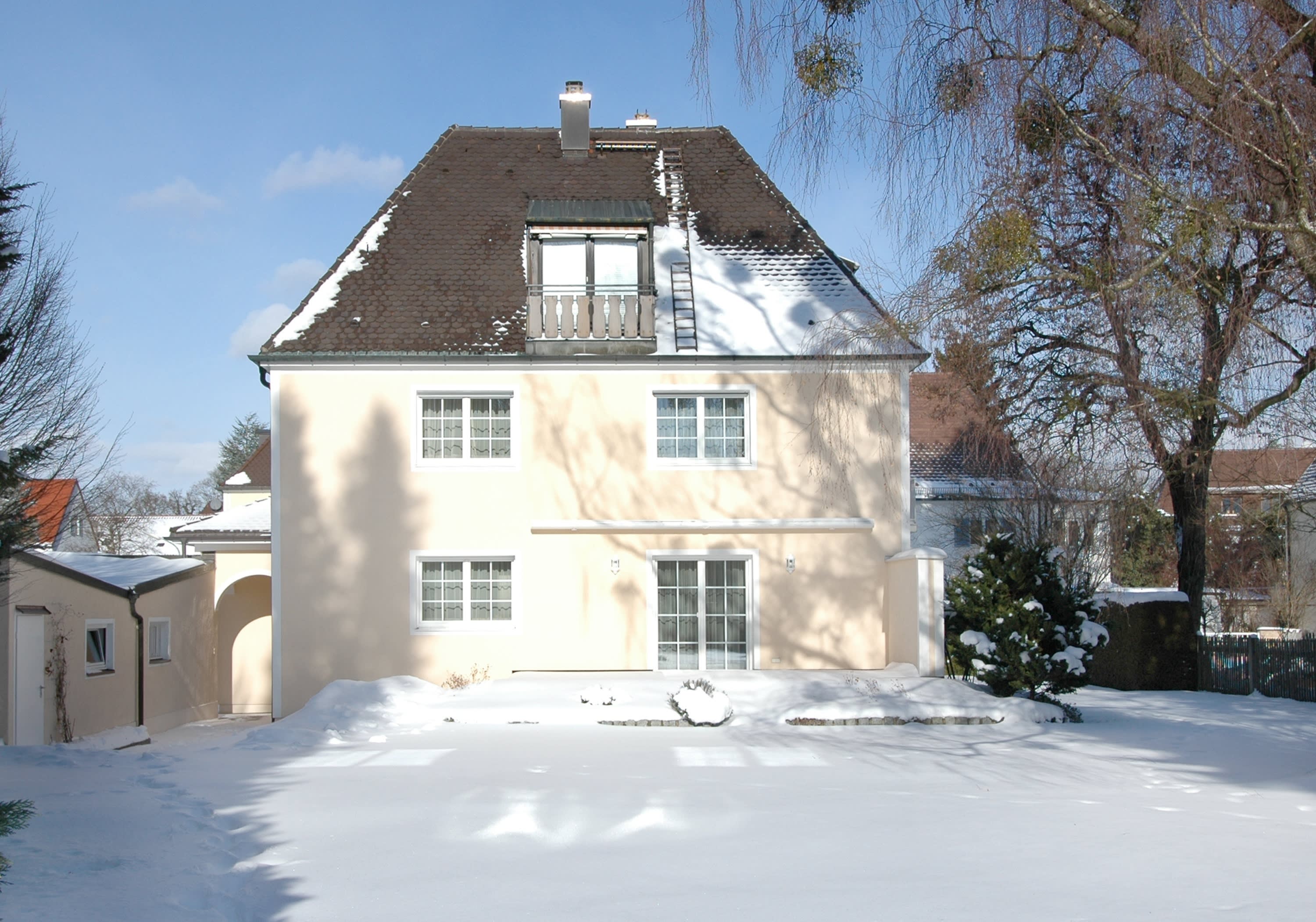 Großzügiges Einfamilienhaus aus den 30er Jahren mit 1.237 m² Südgarten