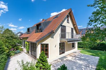 Spacious detached house in idyllic location on the edge of the forest