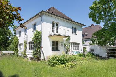 Großzügiges Einfamilienhaus von 1937 mit Altbaucharme und herrlich sonnigem Südgrundstück