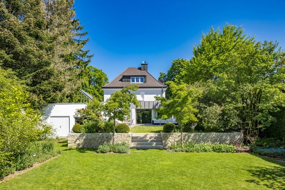 Liebevoll angelegter Garten