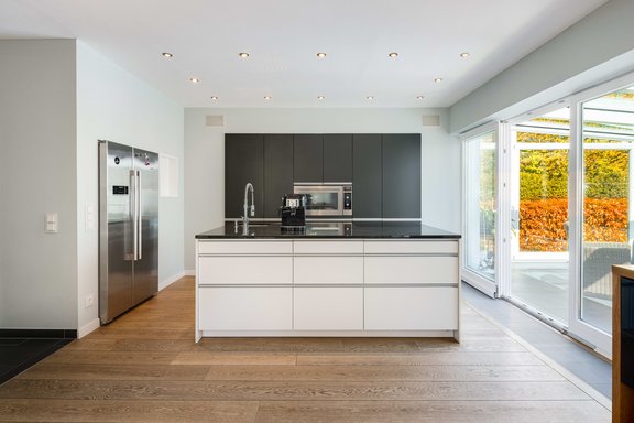 Küche mit Verbindung zum Wintergarten