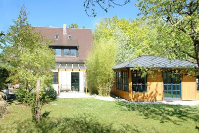 Großzügiges, familienfreundliches Einfamilienhaus mit Bungalow und schön angelegtem Südwestgarten