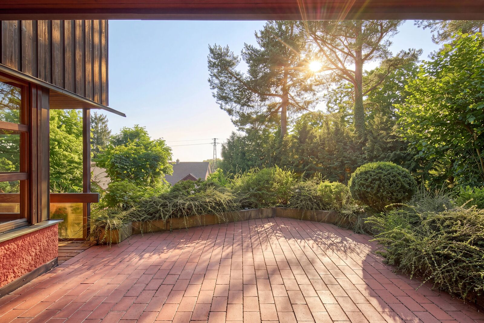 Großzügige Sonnenterrasse