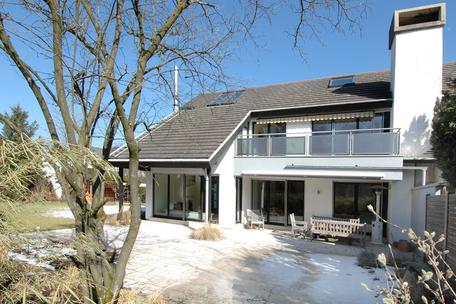 Großzügiges, helles Doppelhaus in schöner Wohnlage