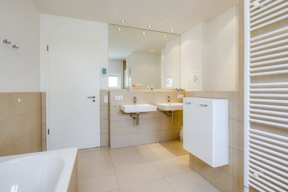 Komfortables Kinderbad im Obergeschoss