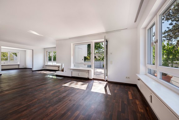 Großzügiges Raumgefüge mit Kamin