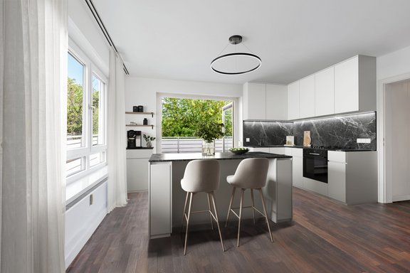 Virtuell möblierte Küche mit Zugang zur Dachterrasse