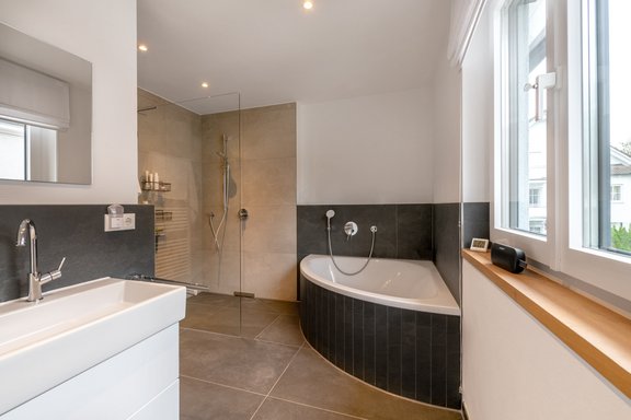 Komfortables Master-Bad