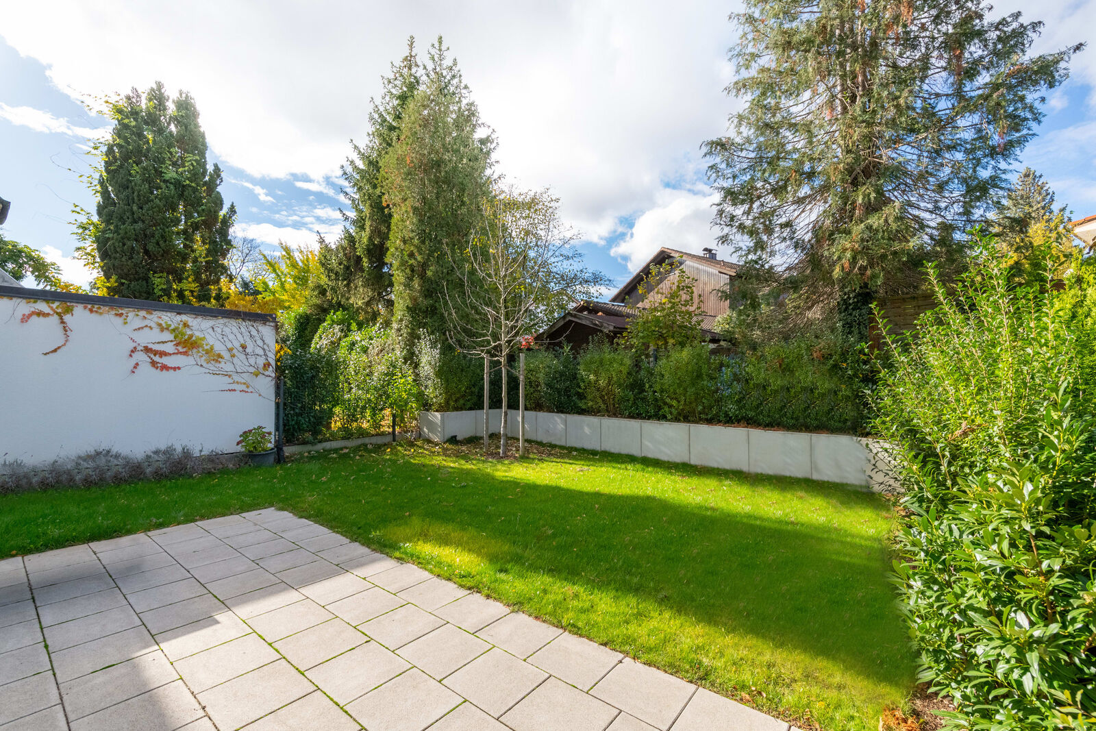 Garten mit Terrasse