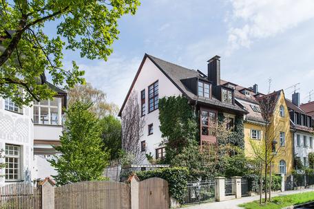 Großzügiges Stadthaus mit 250 m² Wohnfläche in bester Lage nahe Nymphenburger Schlosskanal