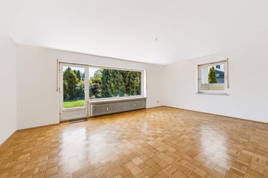 Lichtdurchflutetes Wohnzimmer