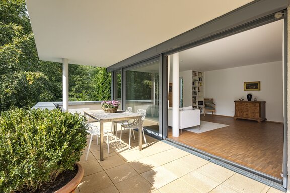 Terrasse mit Gartenzugang
