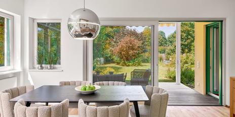 Grünes Wohlfühlambiente: Stilvolles Familiendomizil mit Traumgarten in guter Lage