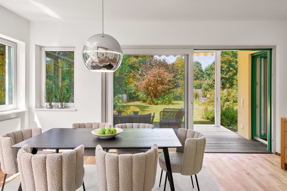 Dining room with a view of the countryside
