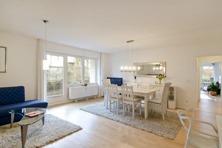 Gut ausgestattete Drei-Zimmer-Gartenwohnung mit schöner Süd- und Ostterrasse