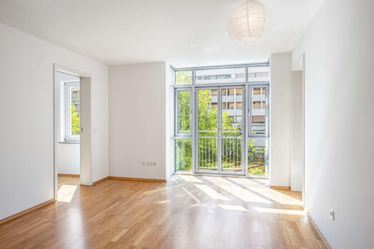 Bright living and dining room