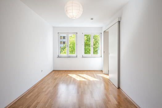 Spacious bedroom