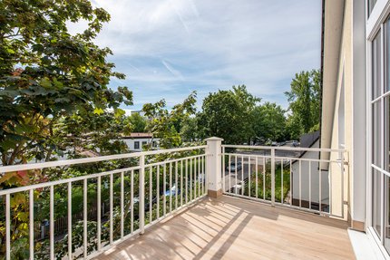 Sonniger Süd-/Ost-Balkon