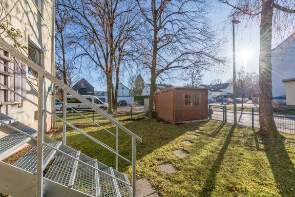 Garten mit Gartenhaus