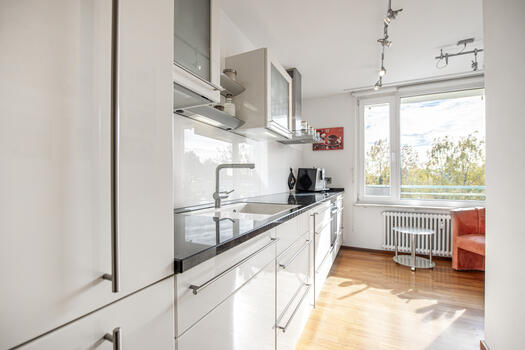 Fitted kitchen with branded appliances