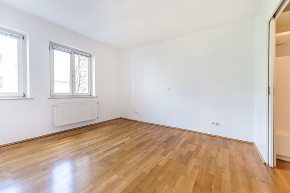 Bedroom with dressing room