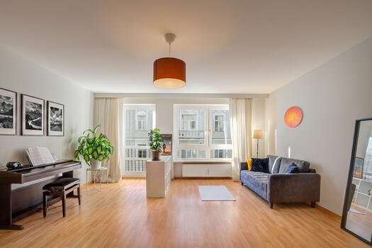 Großzügiges Wohnzimmer