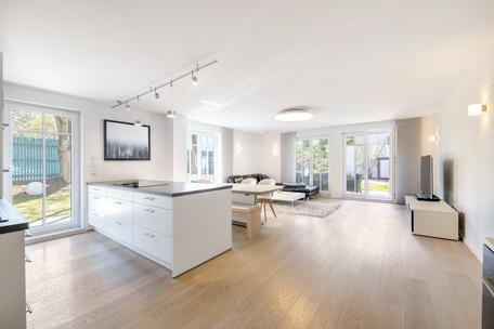 Well cut, sunny 5-room garden apartment