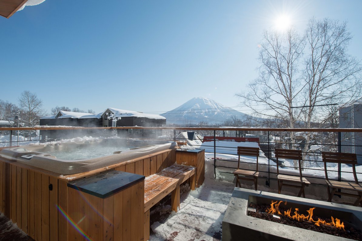 Jacuzzi mit Blick zum Yotei