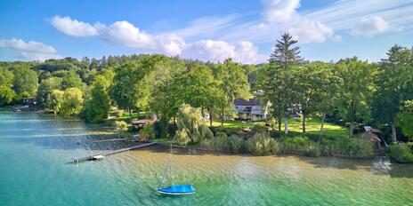 House by the lake: High-class architect's villa from 2014 with dream views, lake access and boathouse