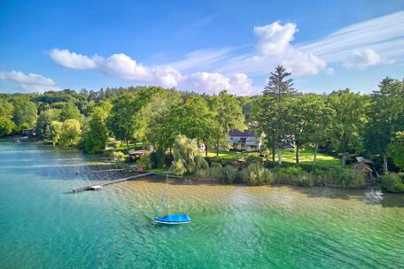 House by the lake: High-class architect's villa from 2014 with dream views, lake access and boathouse